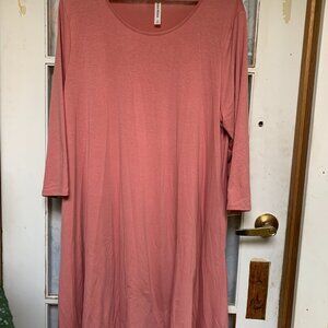 Zenana Premium Plus Size 2X, Salmon Color, 3/4 Sleeve, Swing Tunic Top